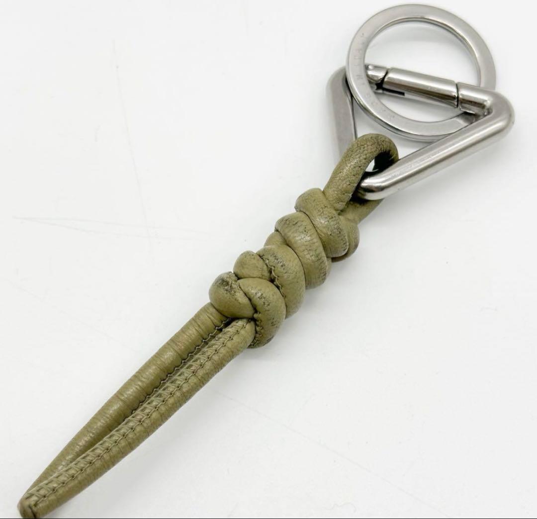 ボッテガ キーリング バッグチャーム シルバー トライアングル キーホルダー