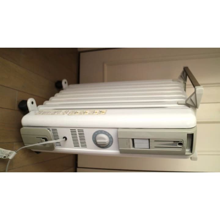 【イタリー】デロンギ社製【オイルヒーター】便利なタオルハンガー付き