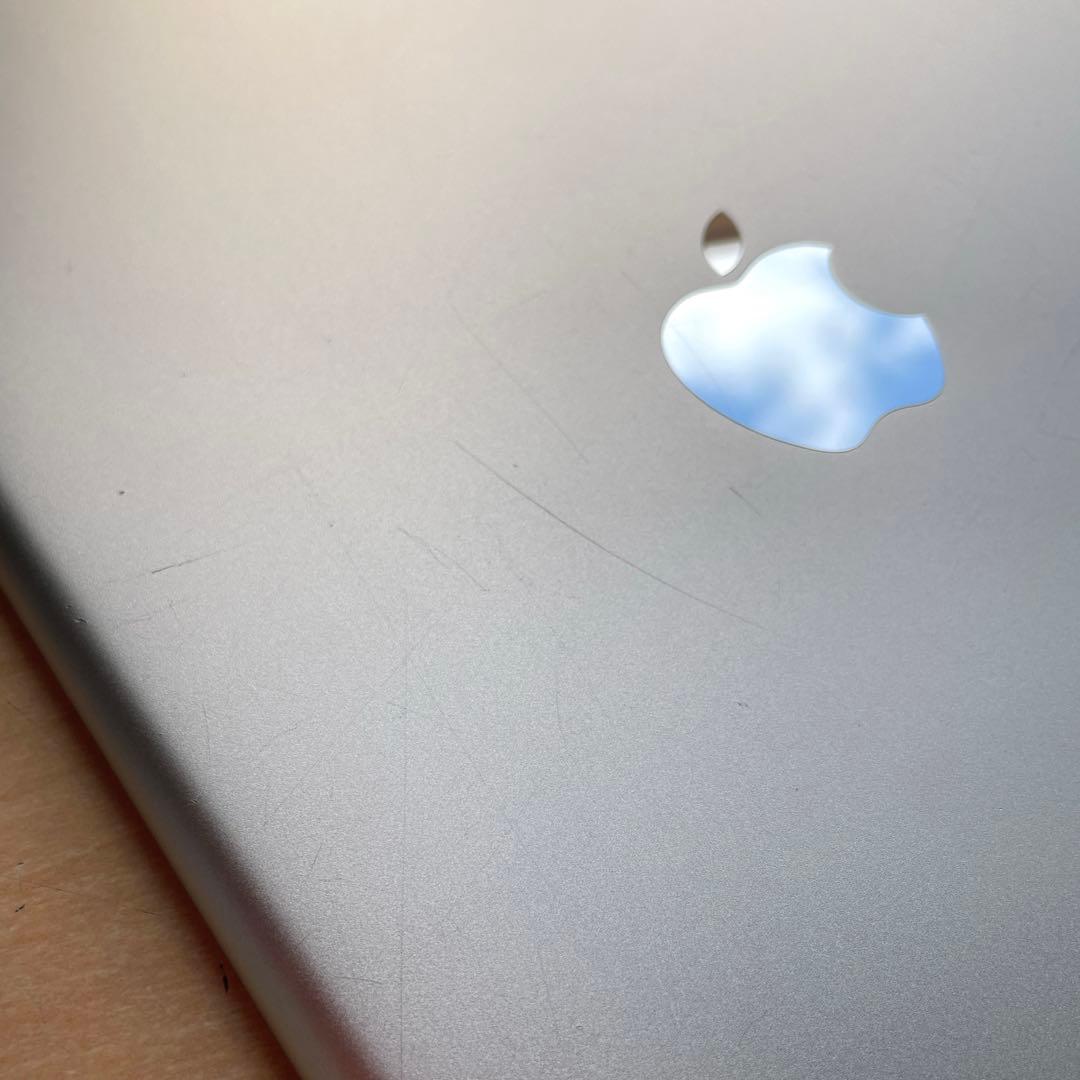 iPad 第6世代　A1893　Wi-Fiモデル　シルバー　32GB #1