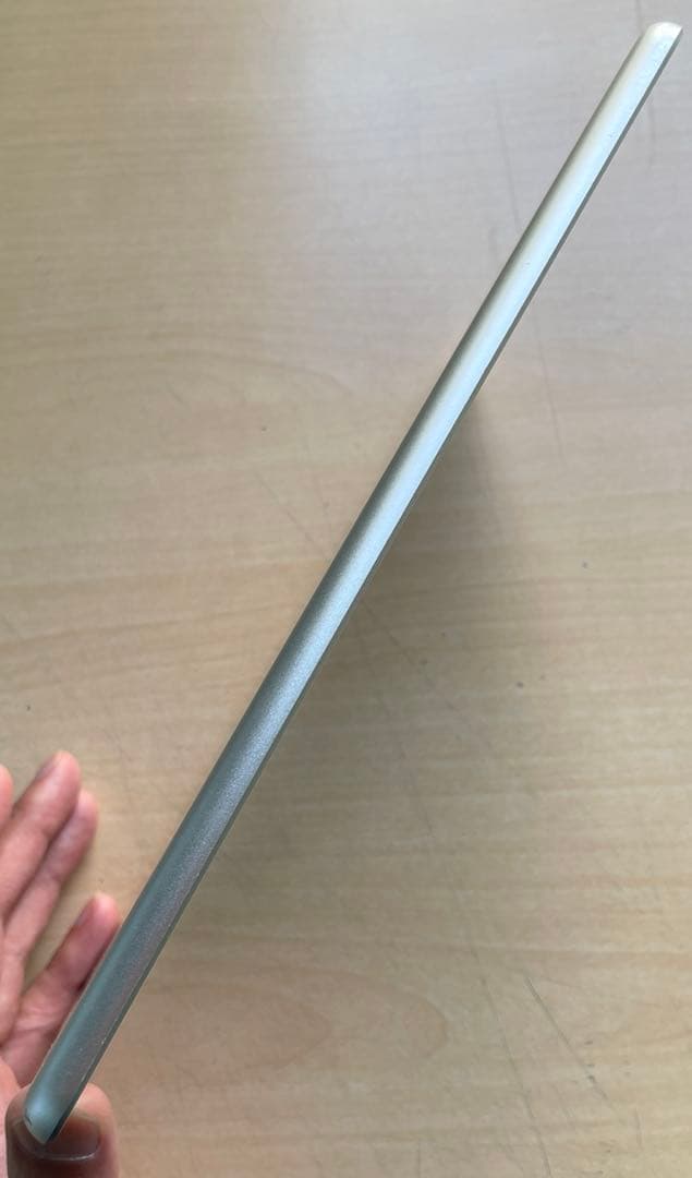 iPad 第6世代　A1893　Wi-Fiモデル　シルバー　32GB #1