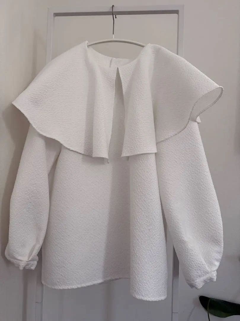 新品 OHGA フリル ブラウス ホワイト