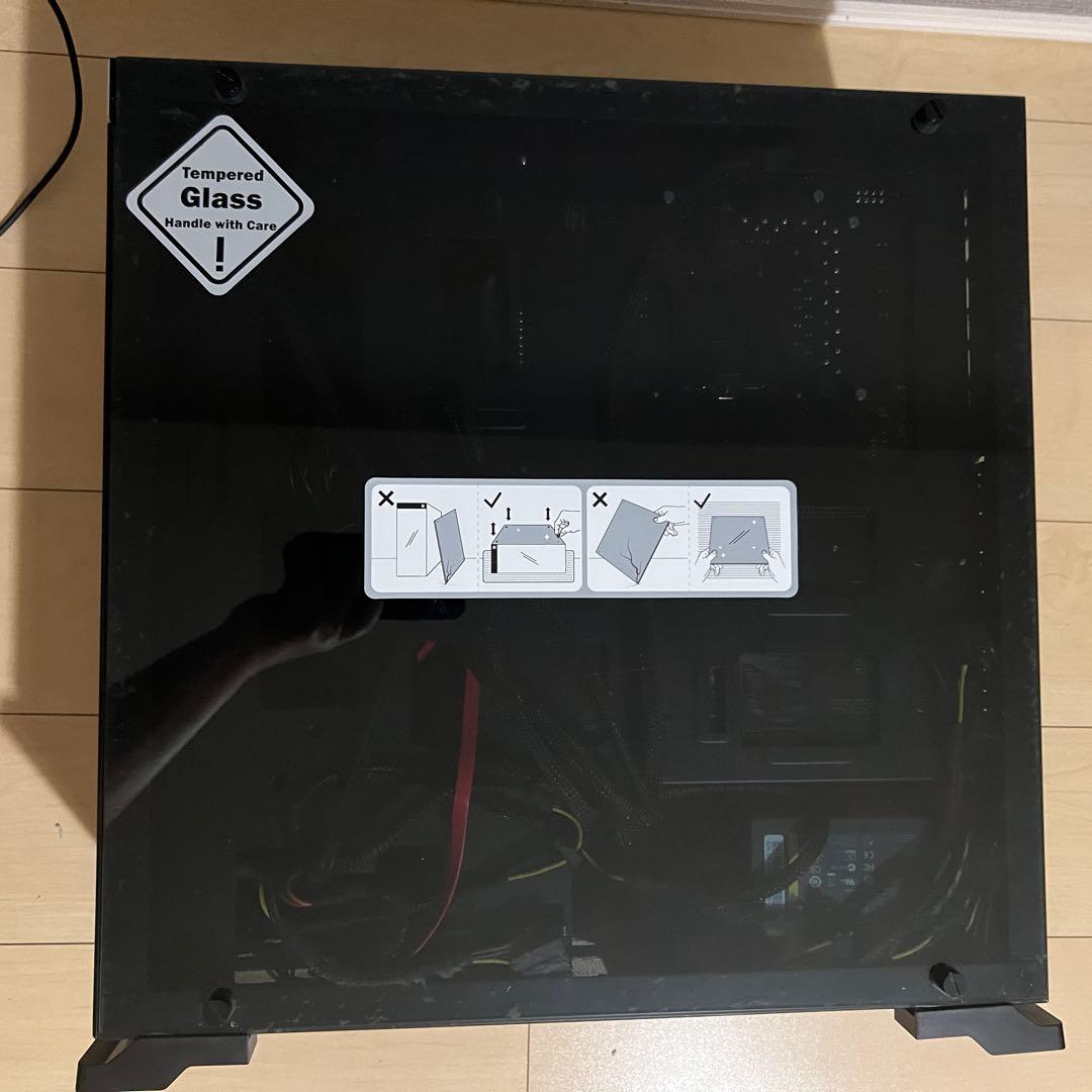 IN WIN ミドルタワー　ブラックガラスPCケース