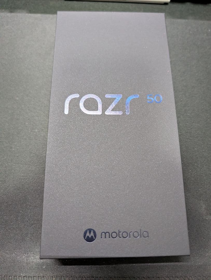 【ゆめもぐら】motorola razr 50 512GB コアラグレイ