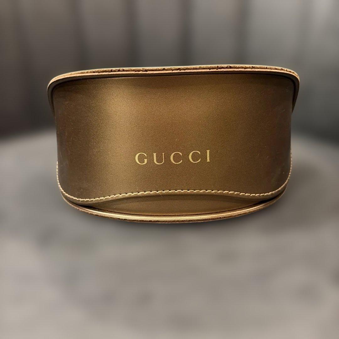 GUCCI ホワイトラウンドサングラス ケース付き