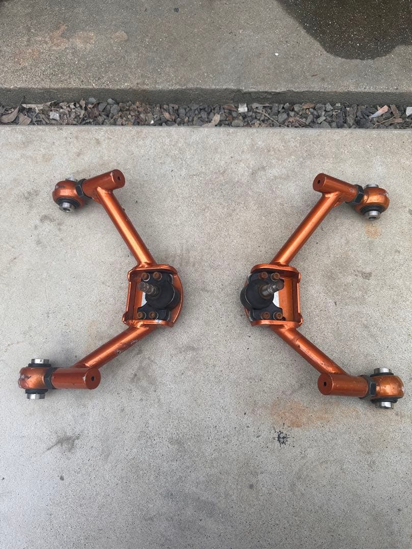 SKID RACING 16アリスト用　調整式フロントアッパーアーム