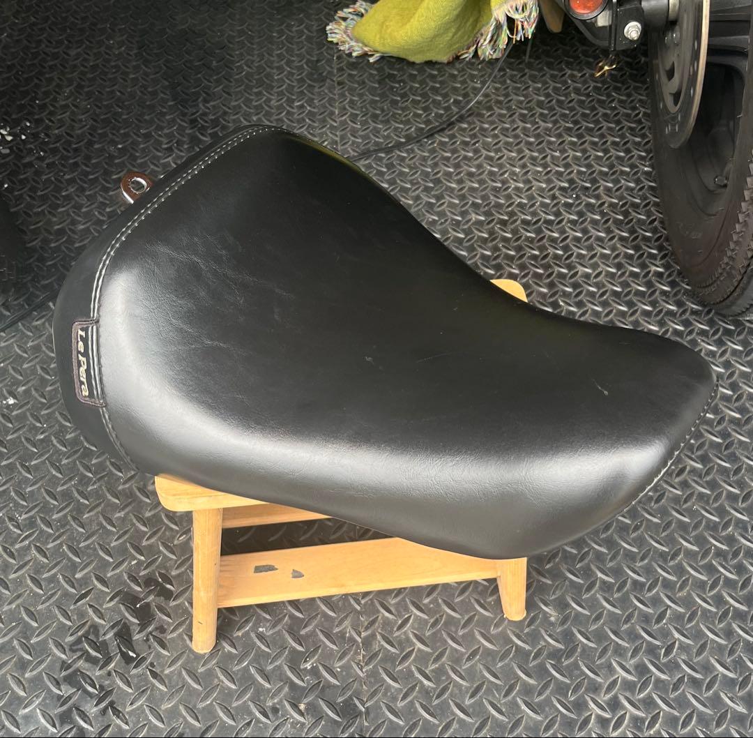 スポーツスター　シート　ソロ　ラペラ LF006 ベアボーンズ　美品