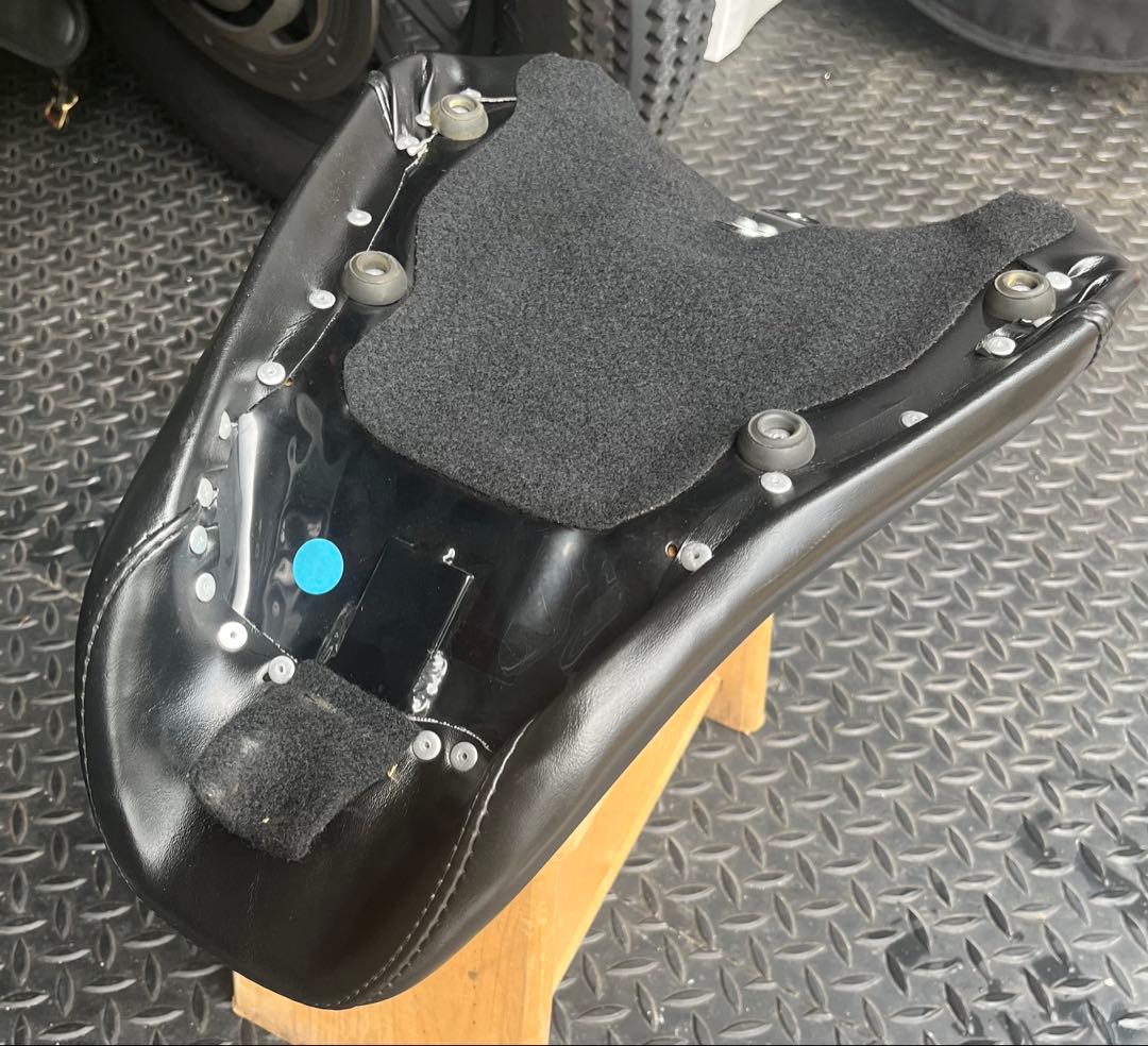 スポーツスター　シート　ソロ　ラペラ LF006 ベアボーンズ　美品