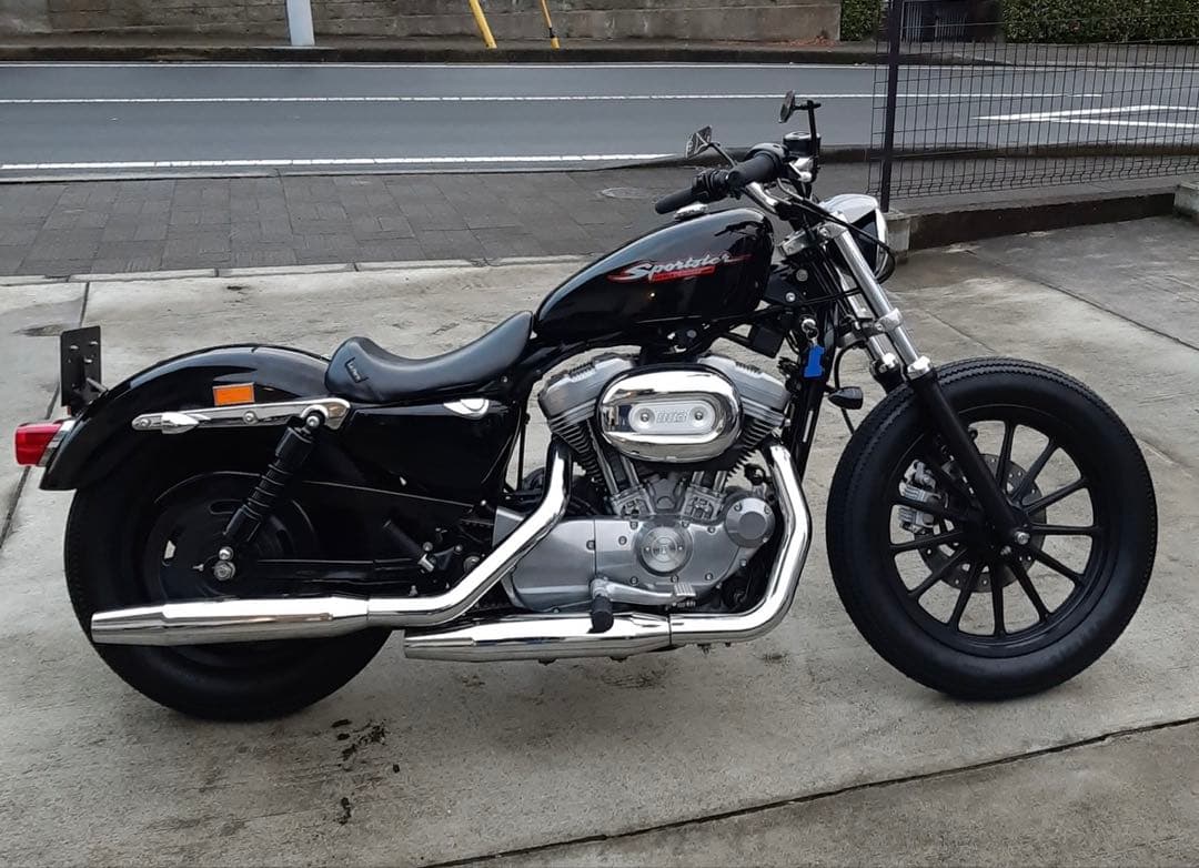 スポーツスター　シート　ソロ　ラペラ LF006 ベアボーンズ　美品