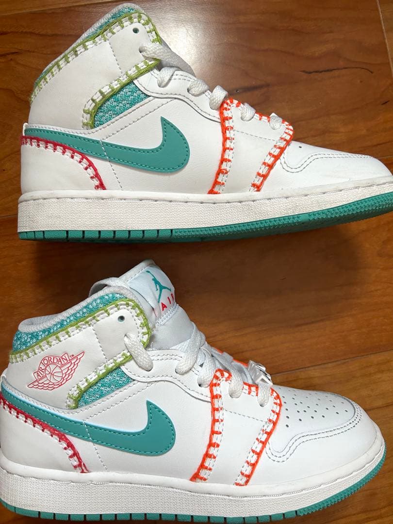 NIKE Air Jordan 1 Mid ホワイト/ターコイズ / オレンジ