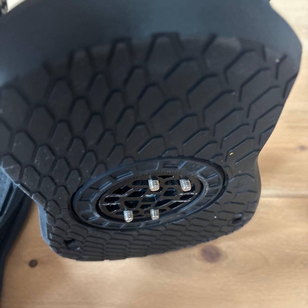 STRATA ブラック スノーボードビンディング