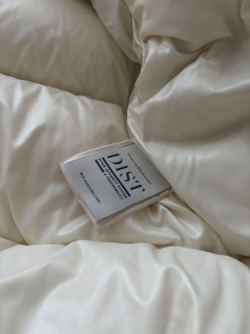 MONCLER フード付きダウンジャケット　袖ファー　オフホワイト　サイズ2