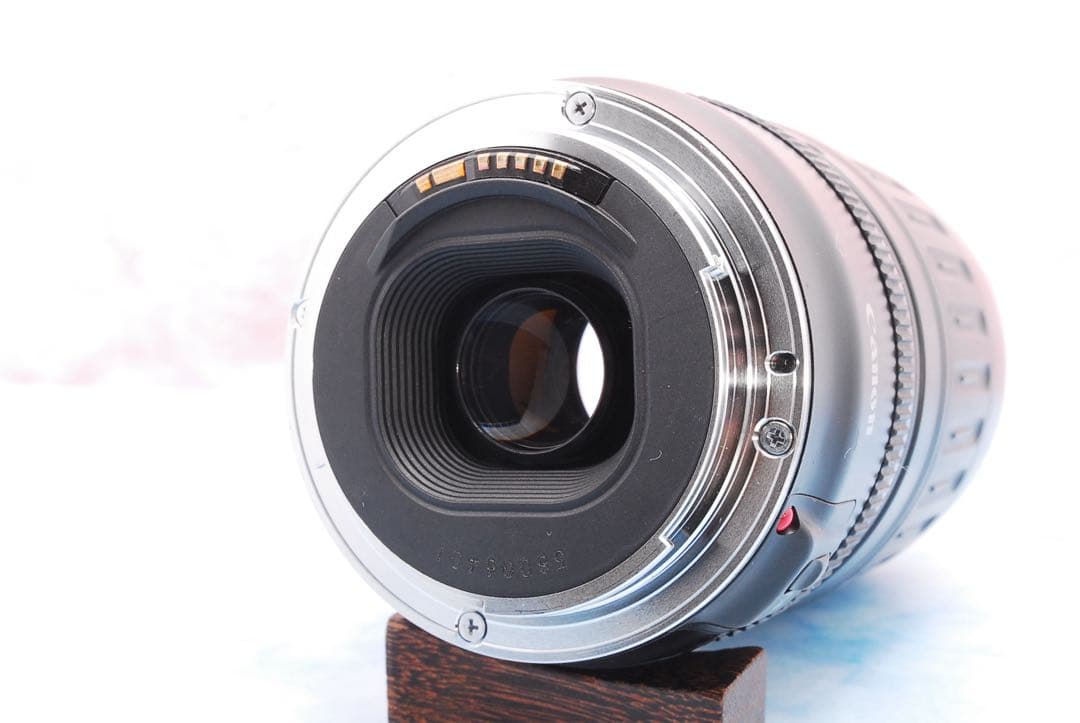 Canon EOS 70D☆手ぶれ補正標準＆超望遠☆一眼レフカメラ☆Wi-Fi