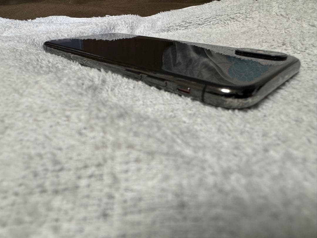 iPhone X 本体 ひび割れあり