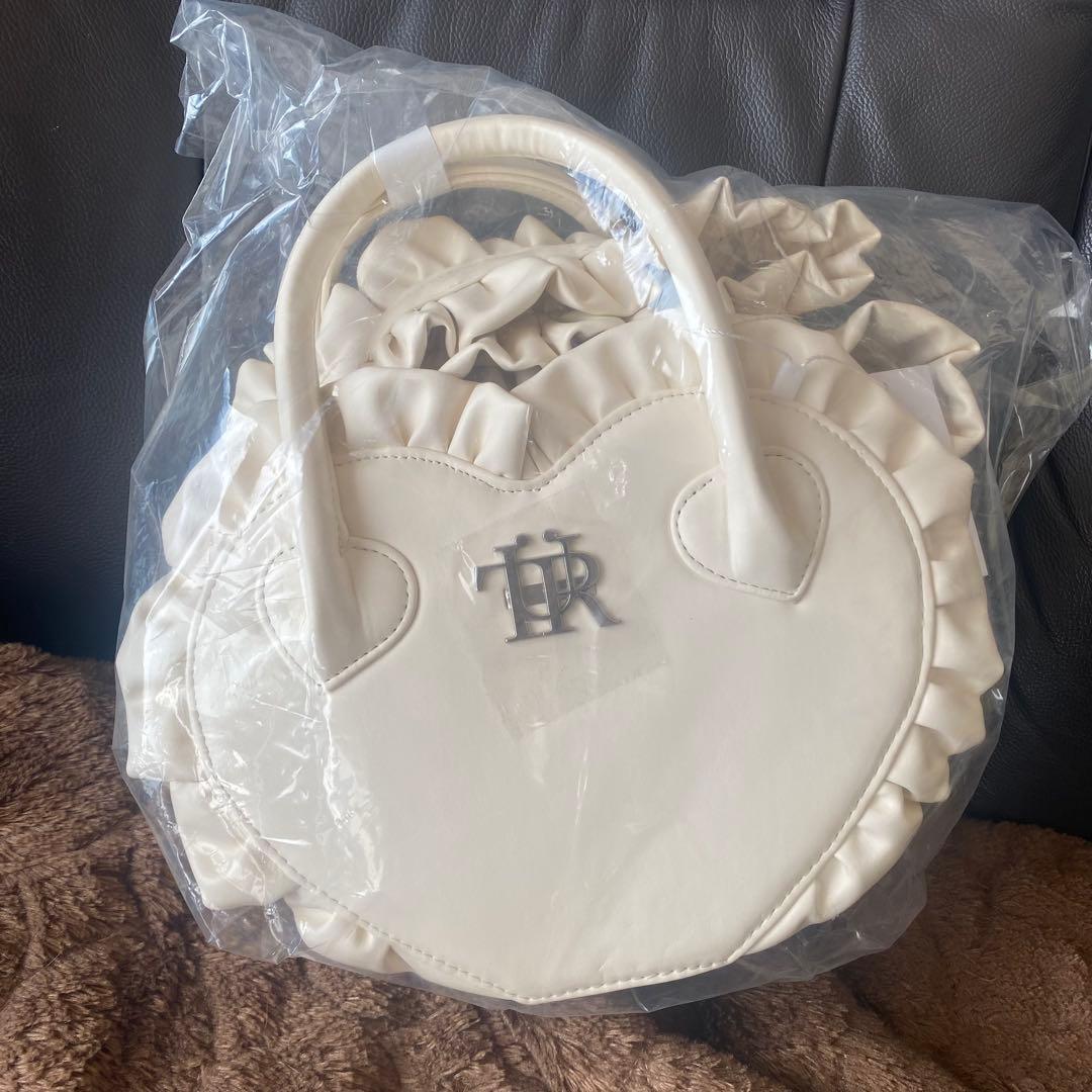 バッグ Treat Urself original leather heart bag.