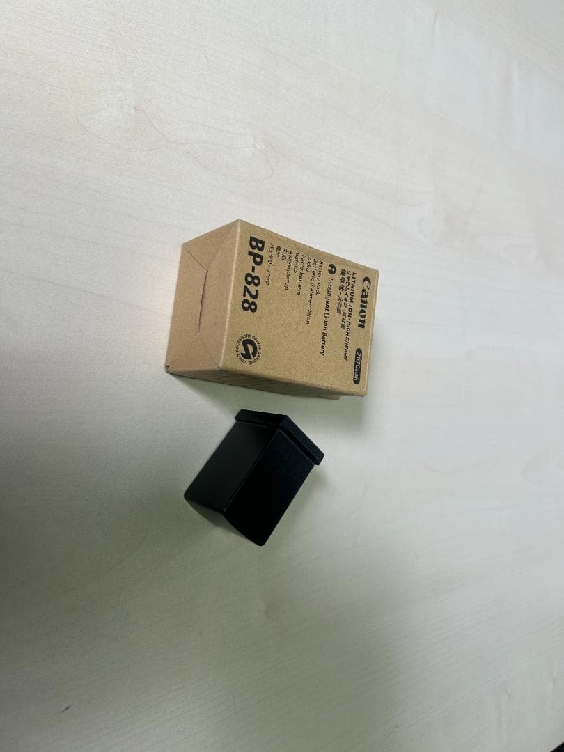 Canon XA25 業務用ビデオカメラ ハンドル,バッテリーチャージャー付き