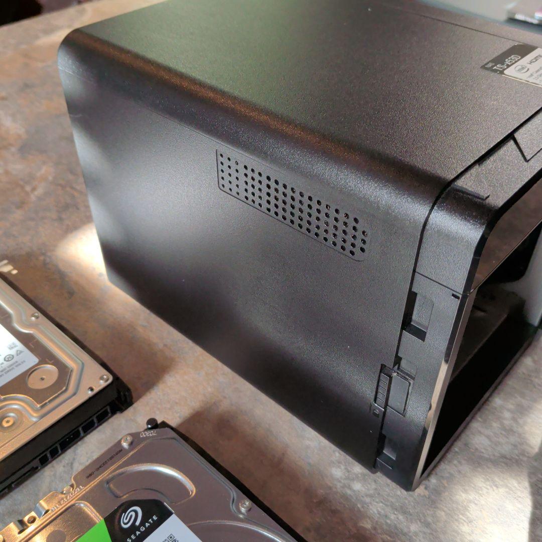 QNAP TS-453d WD & Seagate 8TB HDD 計4台セット