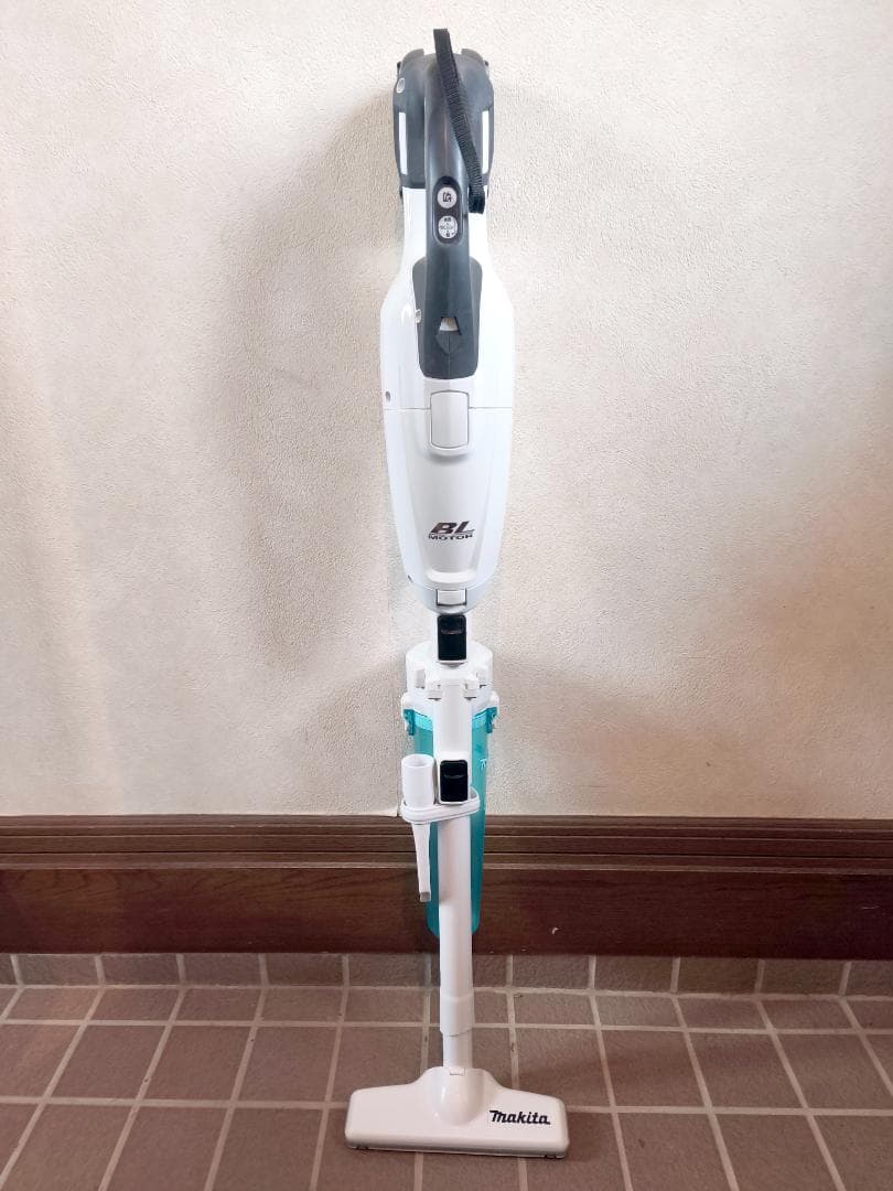 マキタ 充電式クリーナー CL282FD ロック付サイクロンアタッチメント付