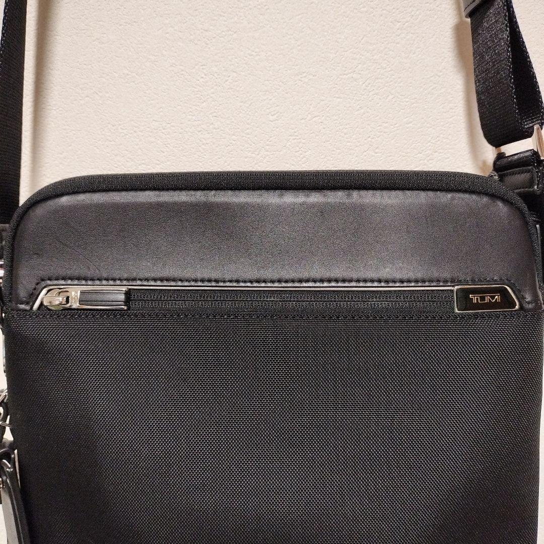 【新品】TUMI ショルダーバッグ　ブラック