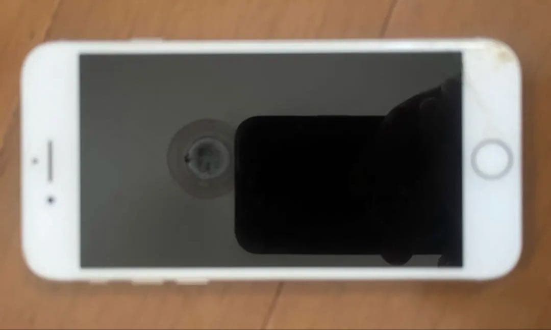 iPhone ホワイト 画面ひびあり