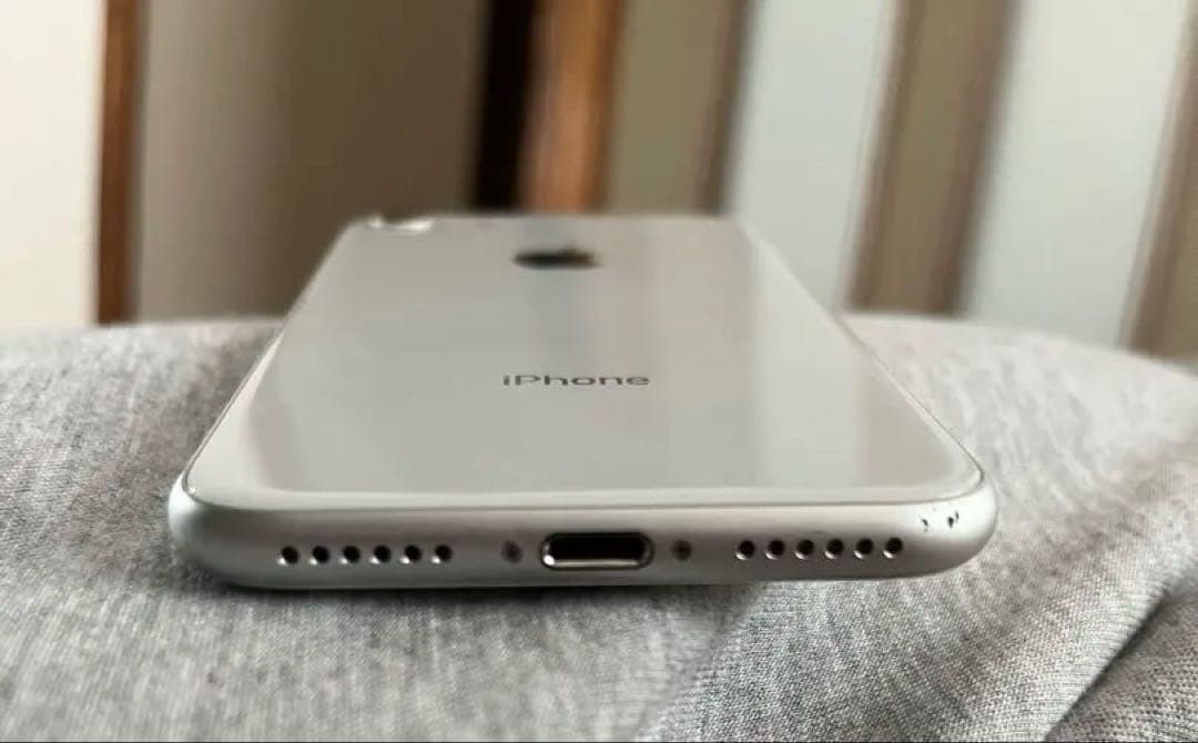 iPhone ホワイト 画面ひびあり