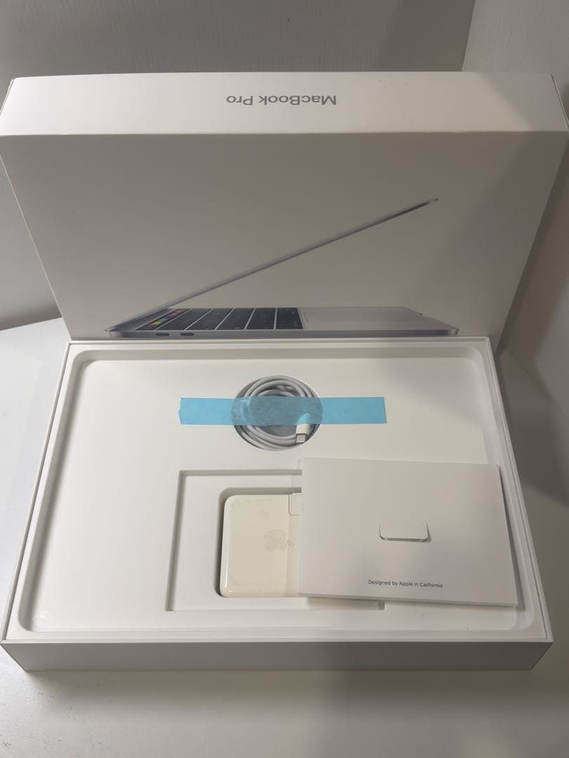 【美品】MacBook Pro 13\" A1708 シルバー　バッテリー交換済