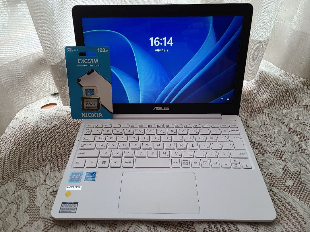 ASUS vivobook F203N eMMC32GB+128GB おまけあり
