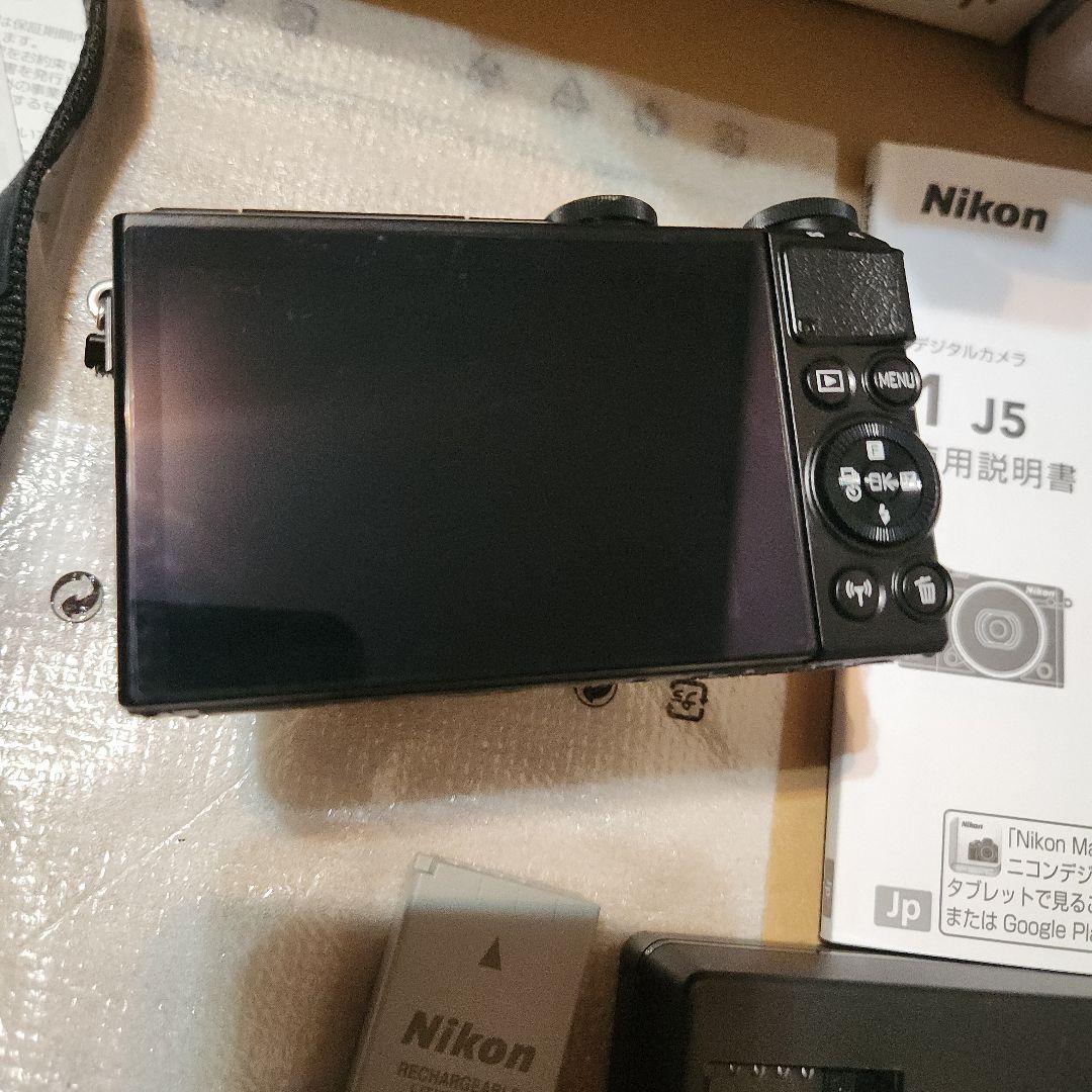 美品 NIKON J5 ダブルレンズキット ブラック 箱付き 欠品なし