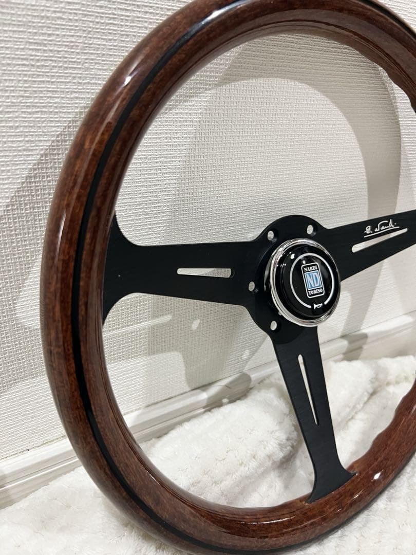 人気のカラー　ナルディ☆ ステアリング ハンドル 社外 新品 ホーン付