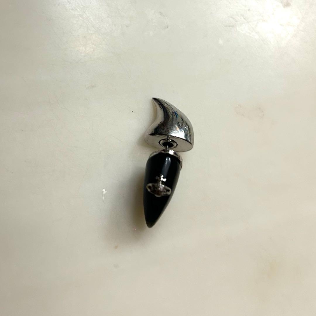 レア Vivienne Westwood ホーンクロウシングルピアス(傷あり)