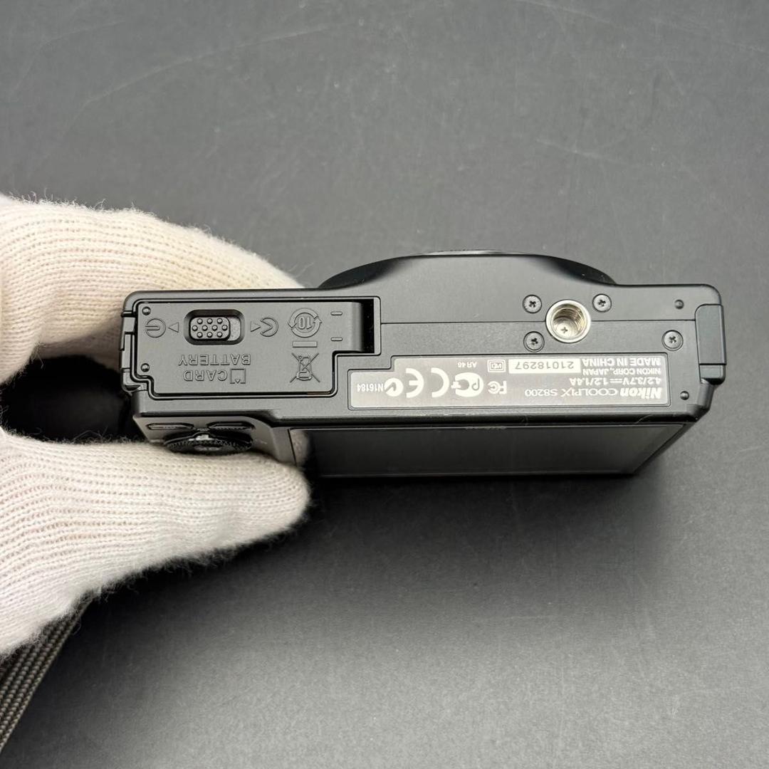 【やや訳あり品】Nikon COOLPIX S8200 ノーブルブラック　箱付き