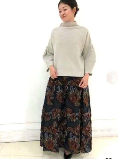 ビアズリーフリンジスカート