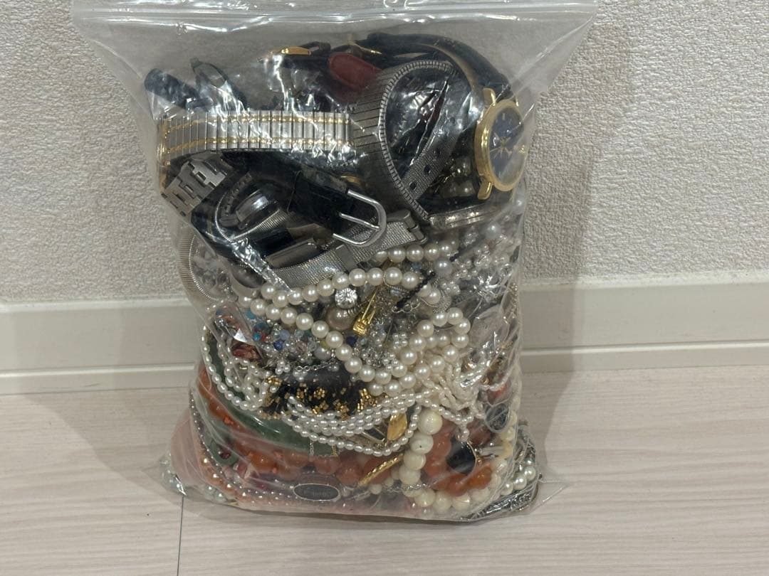 イミテーションアクセサリーまとめ売り約2.7kg