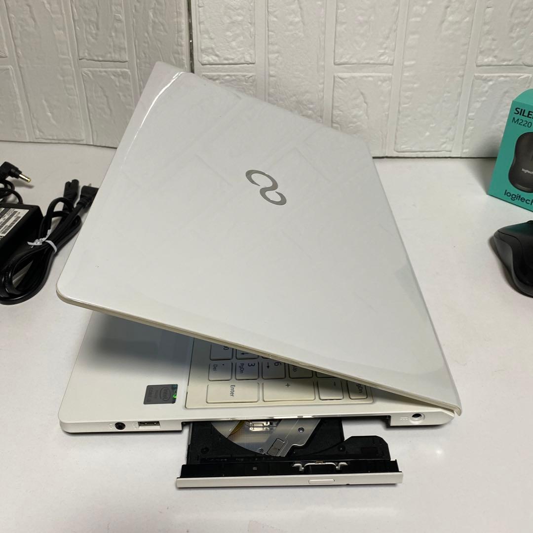 Windows11 オフィス付き　 Webカメラ　サクサク起動　富士通ノートPC