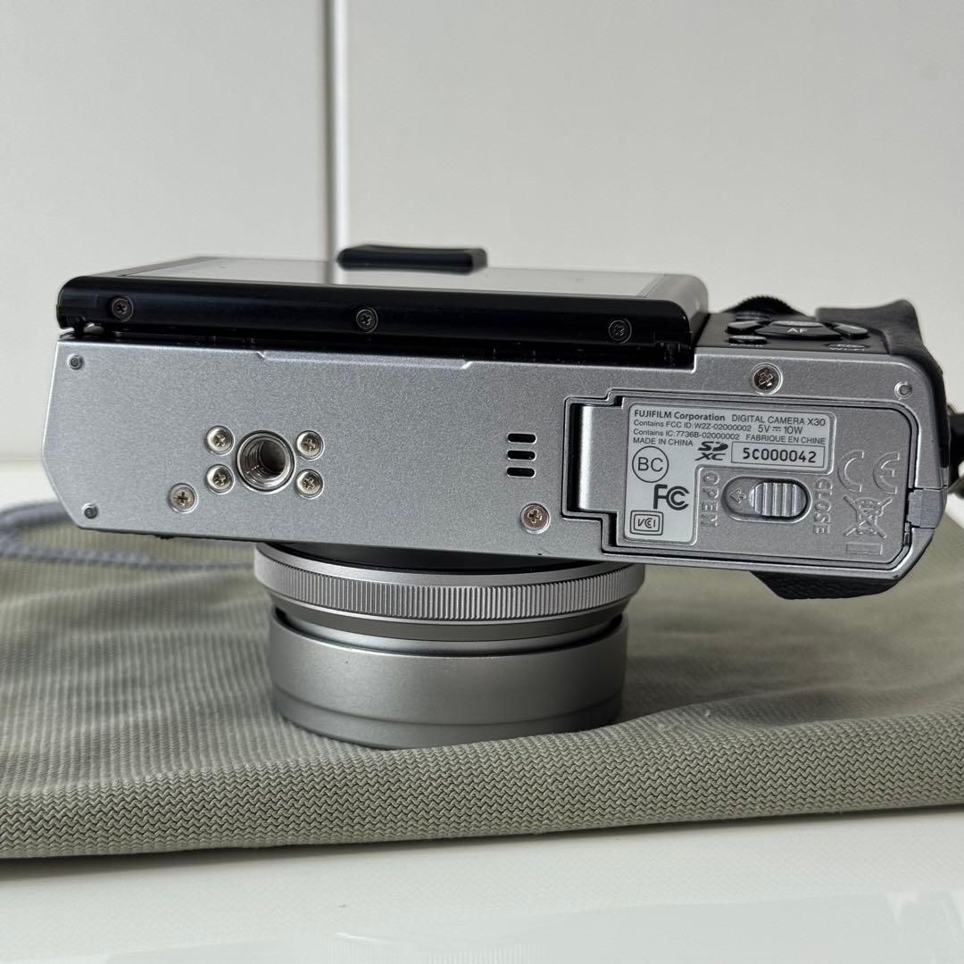 FUJIFILM X30 高級コンパクトデジタルカメラ　オマケ付