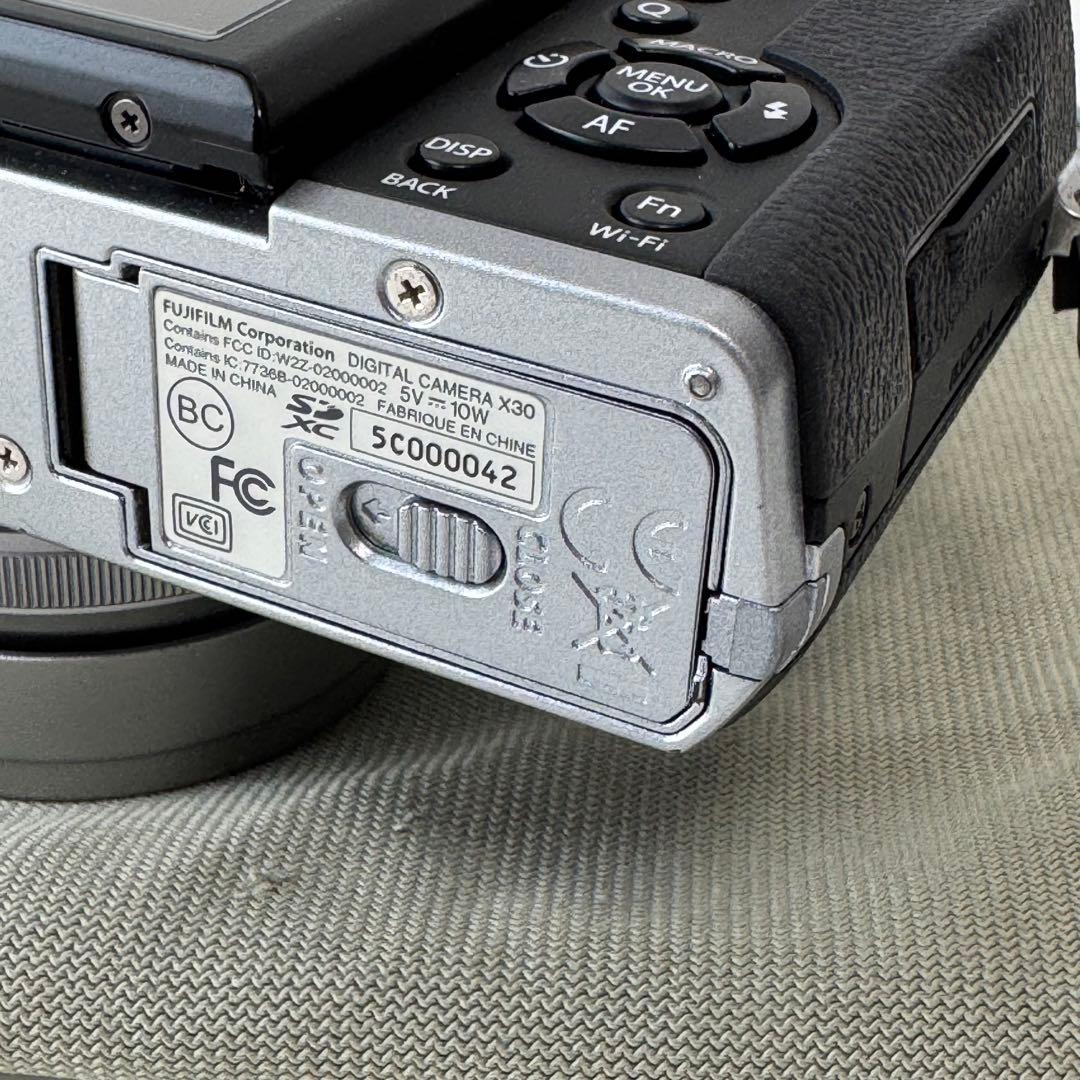FUJIFILM X30 高級コンパクトデジタルカメラ　オマケ付