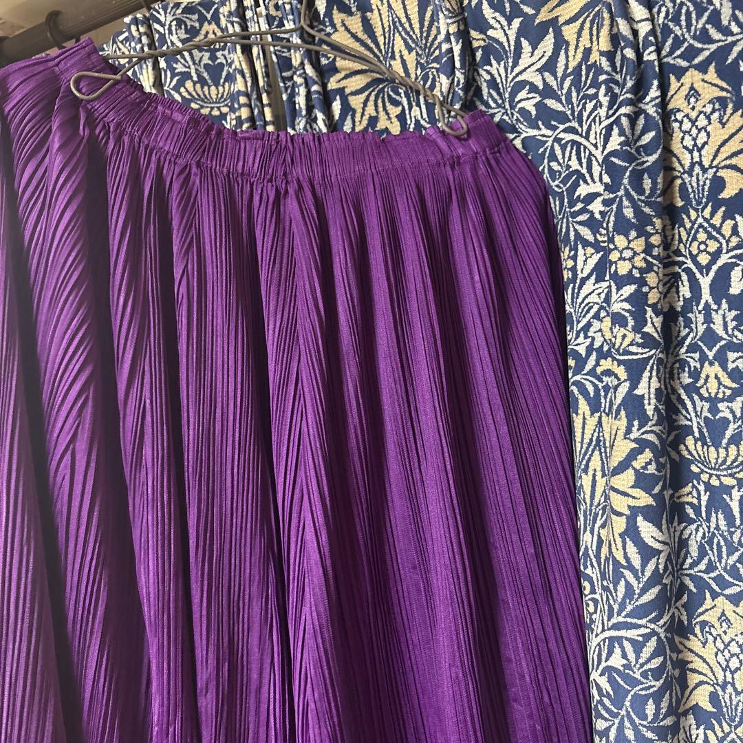 プリーツプリーズ紫色 プリーツロングスカート