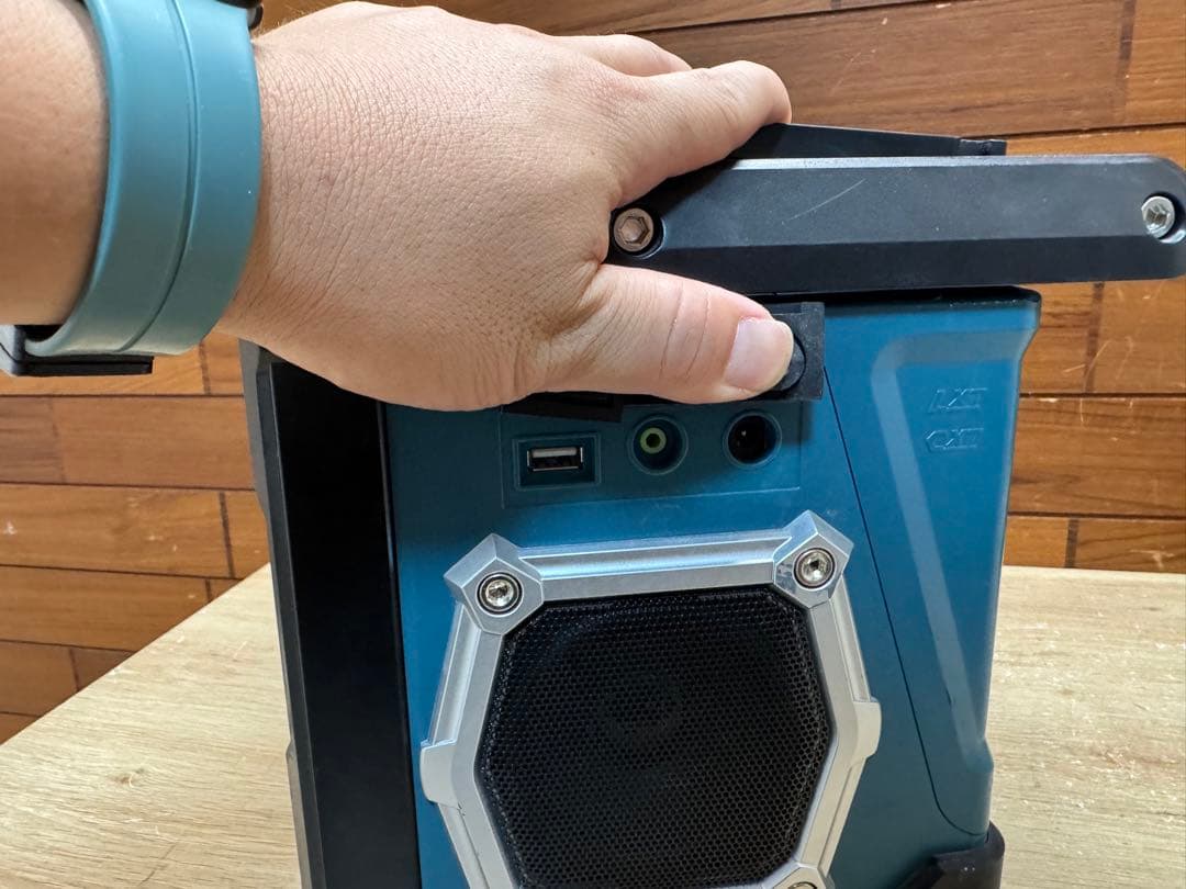 マキタ Makita 充電式 ラジオ テレビ TV100