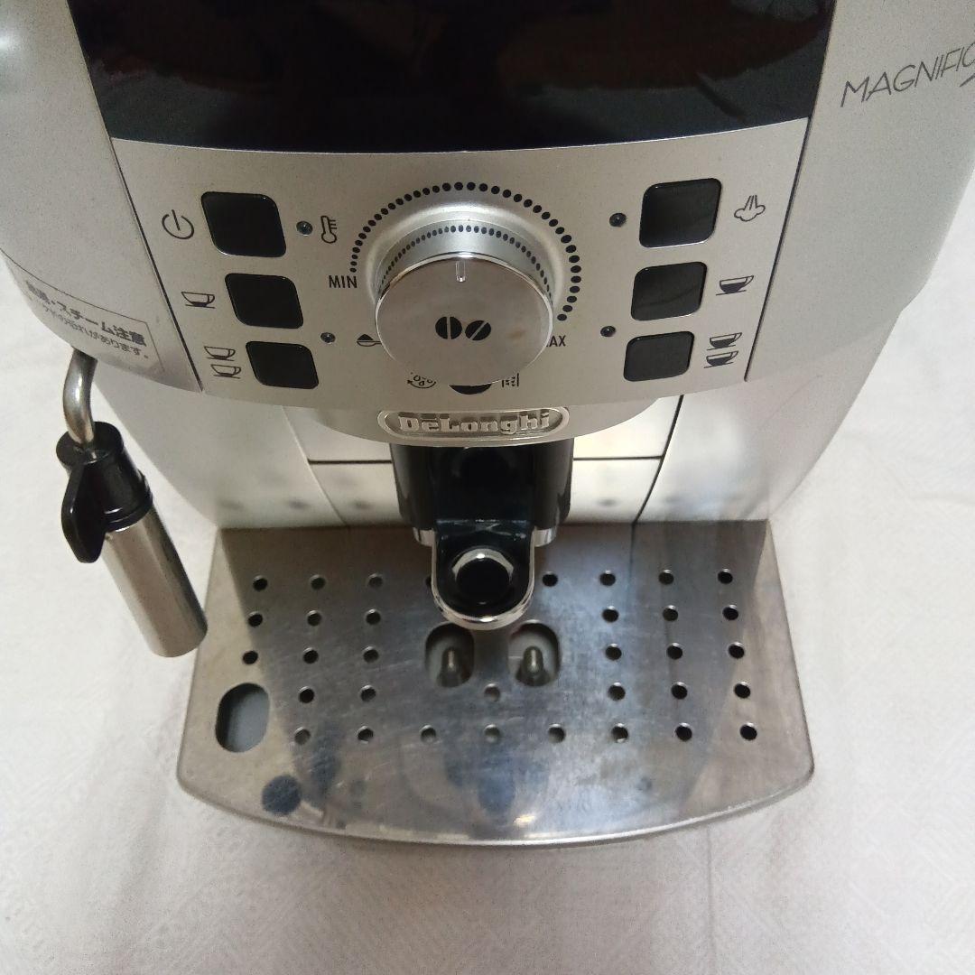デロンギ　マグニフィカS 全自動コーヒーマシン　ECAM22110SBH