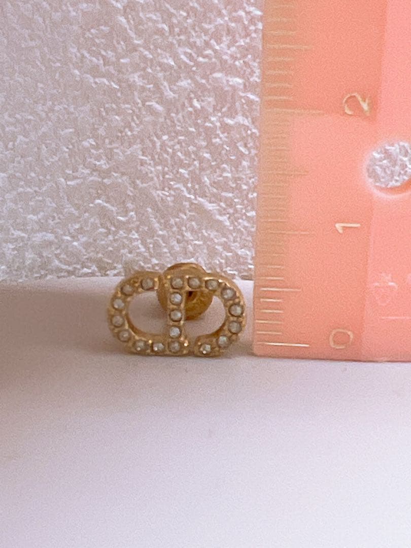 Diorゴールド Petit CD スタッドピアス クリスタル ピアス(片耳用)