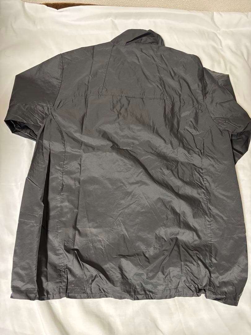 パタゴニア フーディニスタッシュ1/2ジッププルオーバー　Mサイズフォージグレー