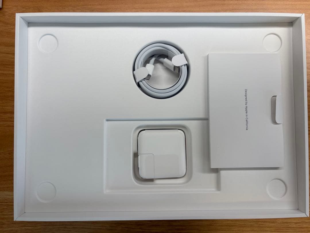 【花火くん】【美品】M1 MacBook Air（8GB・256GB）