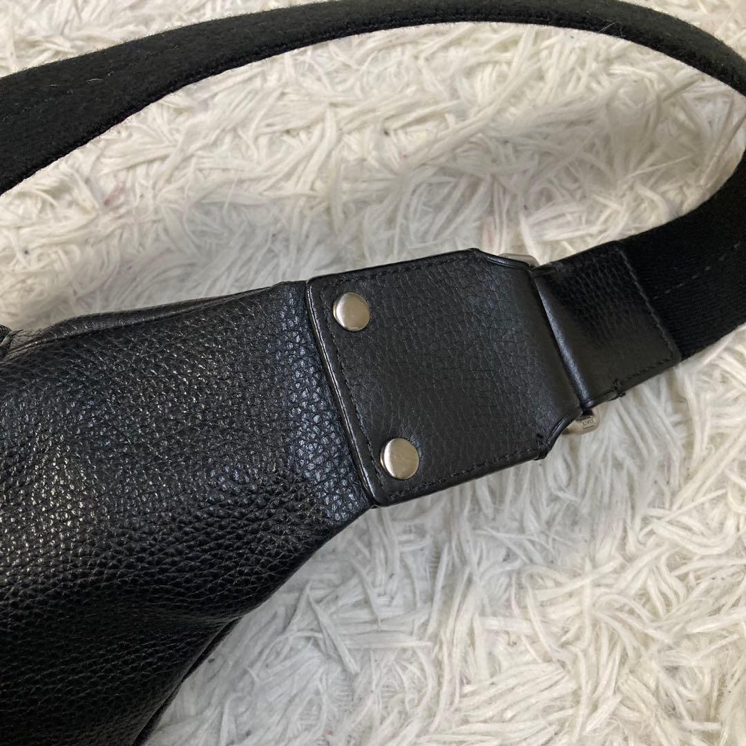 極美品 スリングバッグ ボディバッグ ウエストバッグ ブラック 黒