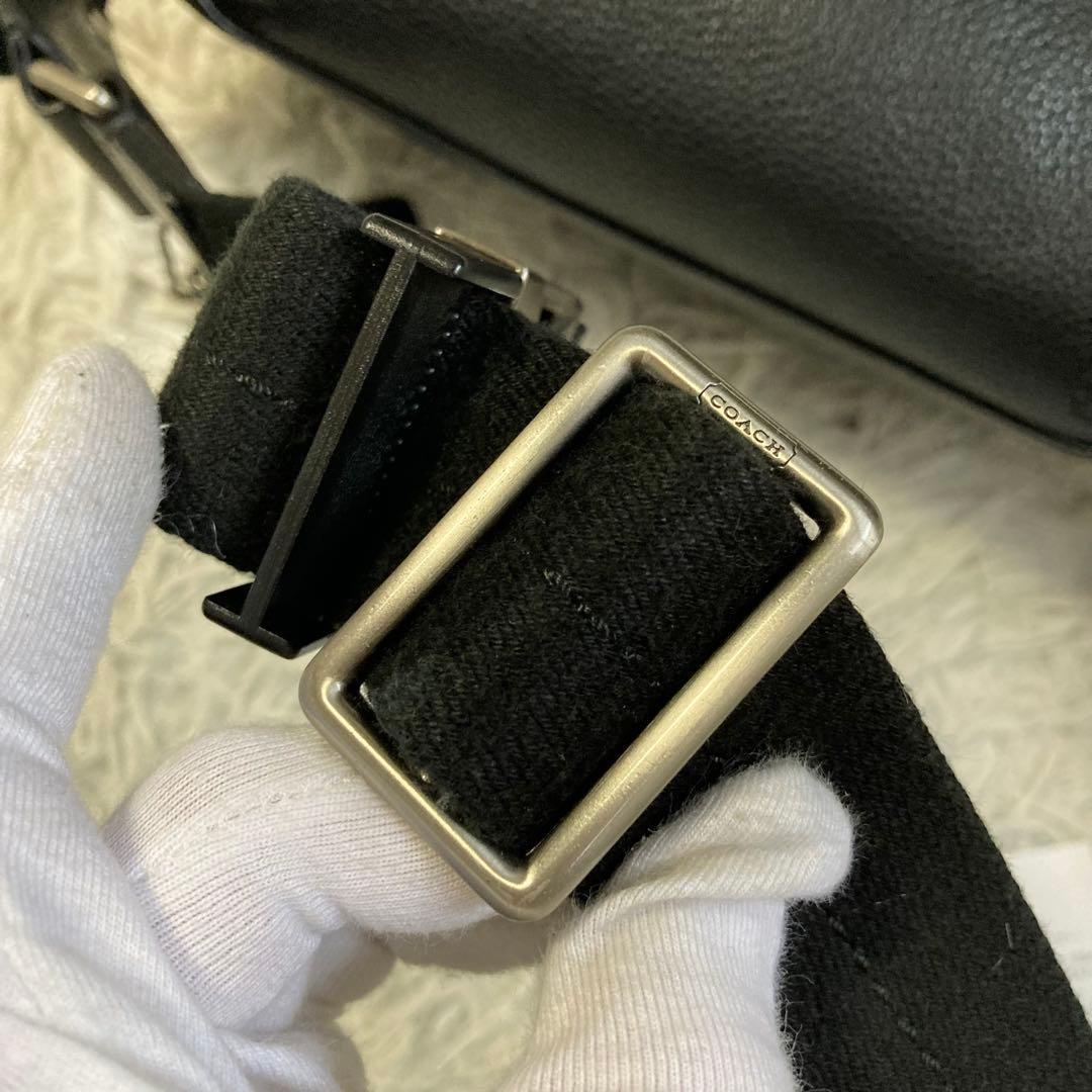 極美品 スリングバッグ ボディバッグ ウエストバッグ ブラック 黒