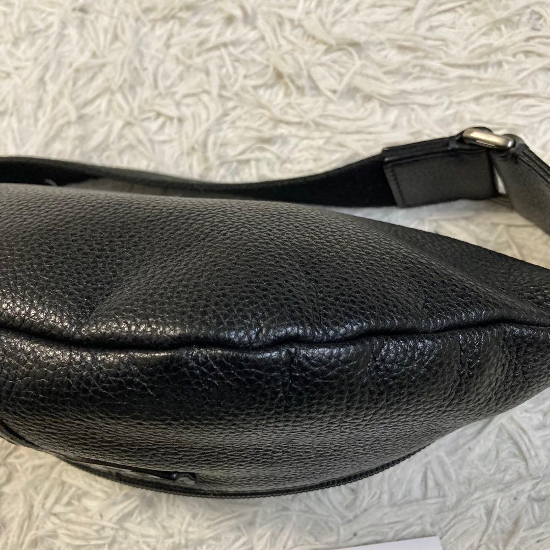 極美品 スリングバッグ ボディバッグ ウエストバッグ ブラック 黒