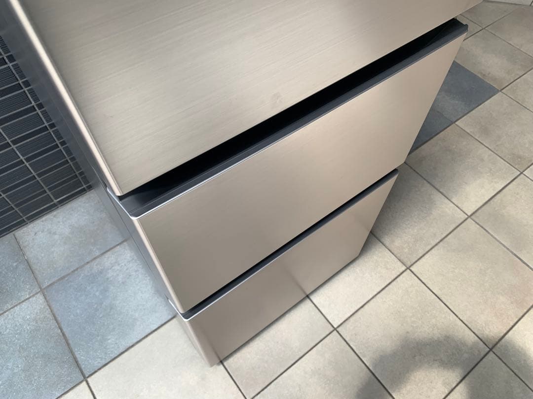 日立　3ドア冷蔵庫　265L シルバー　福岡市内配達無料　r-27rv