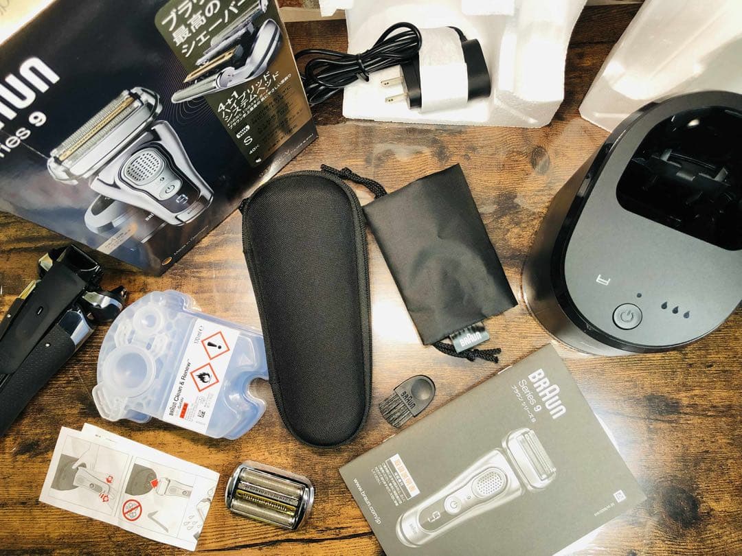 【美品】ブラウン シリーズ9 9375cc -Vメンズ電気シェーバー