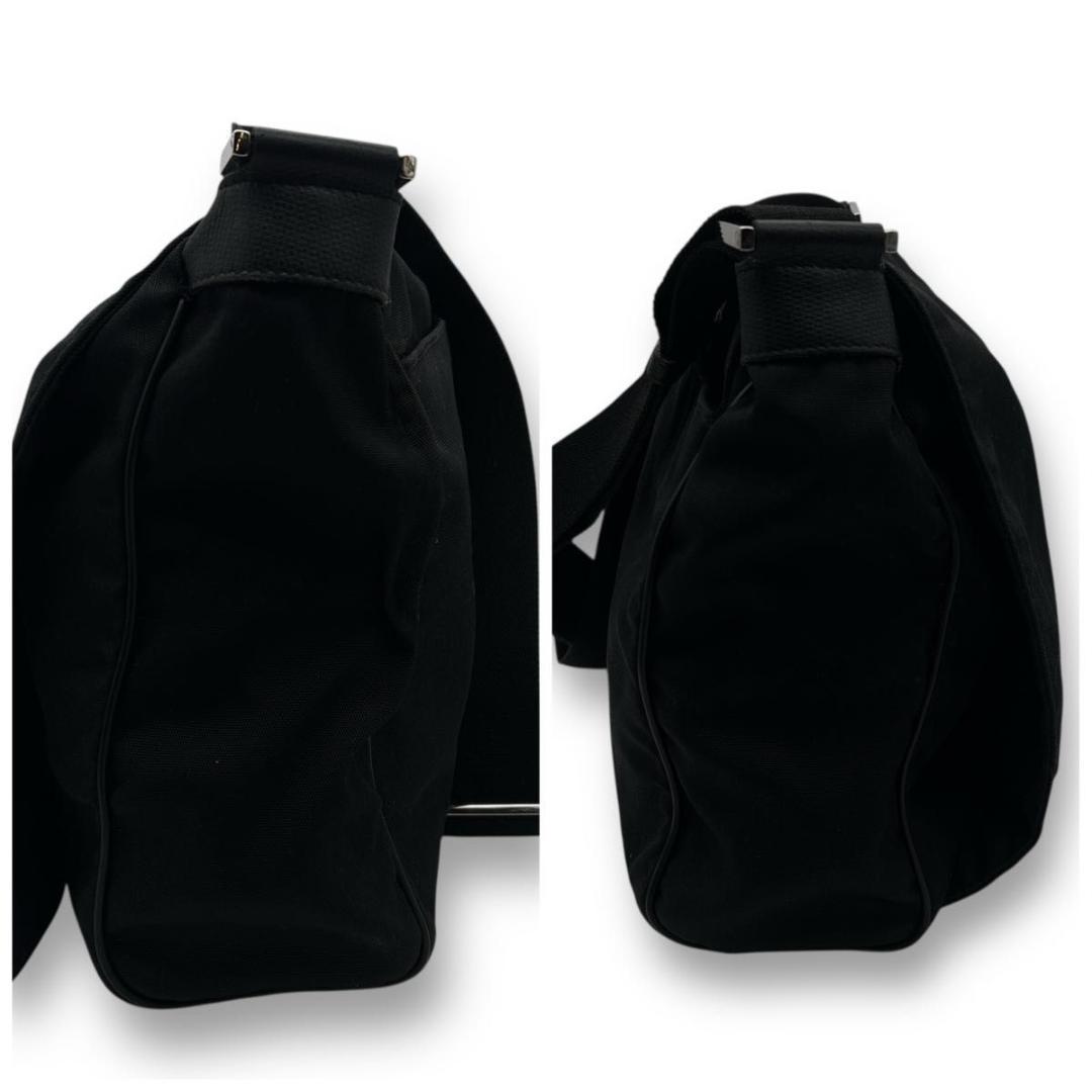 最終値下 GUCCI ロゴ プレート ナイロン メッセンジャーバッグ ブラック