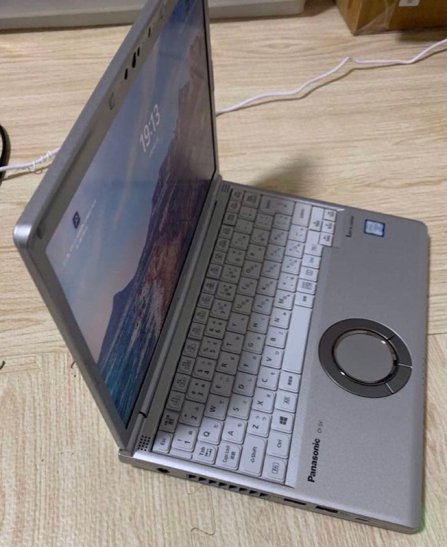 マ*サ様 Panasonic【即納】Let's note CF-SV8 超軽量！