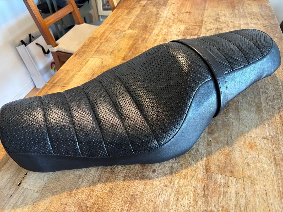 ハーレー　スポーツスター　XL883R 純正　シート