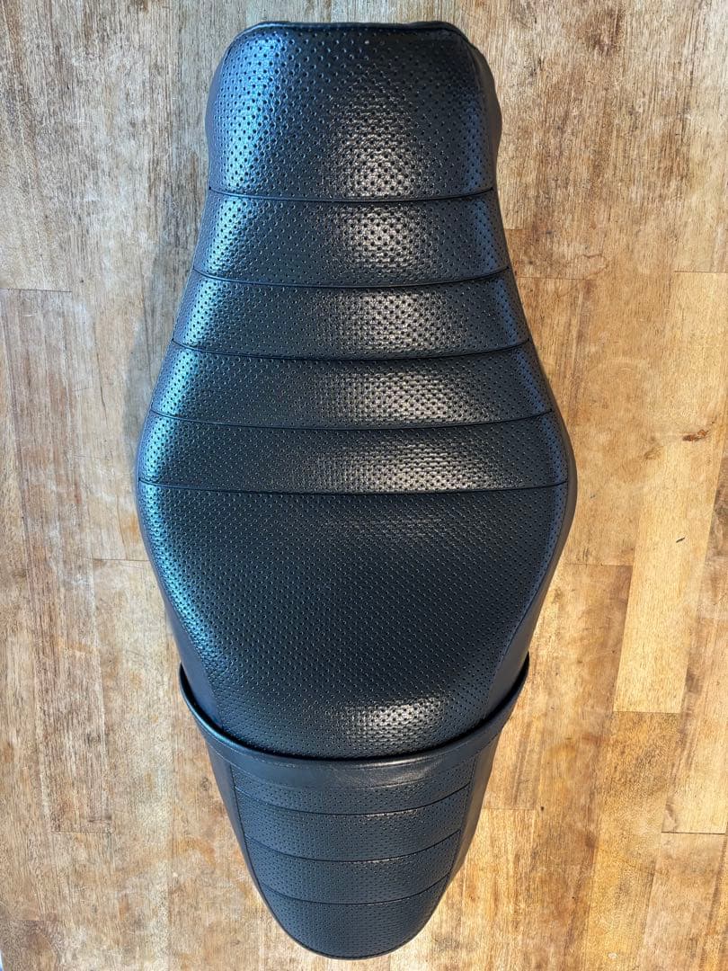 ハーレー　スポーツスター　XL883R 純正　シート